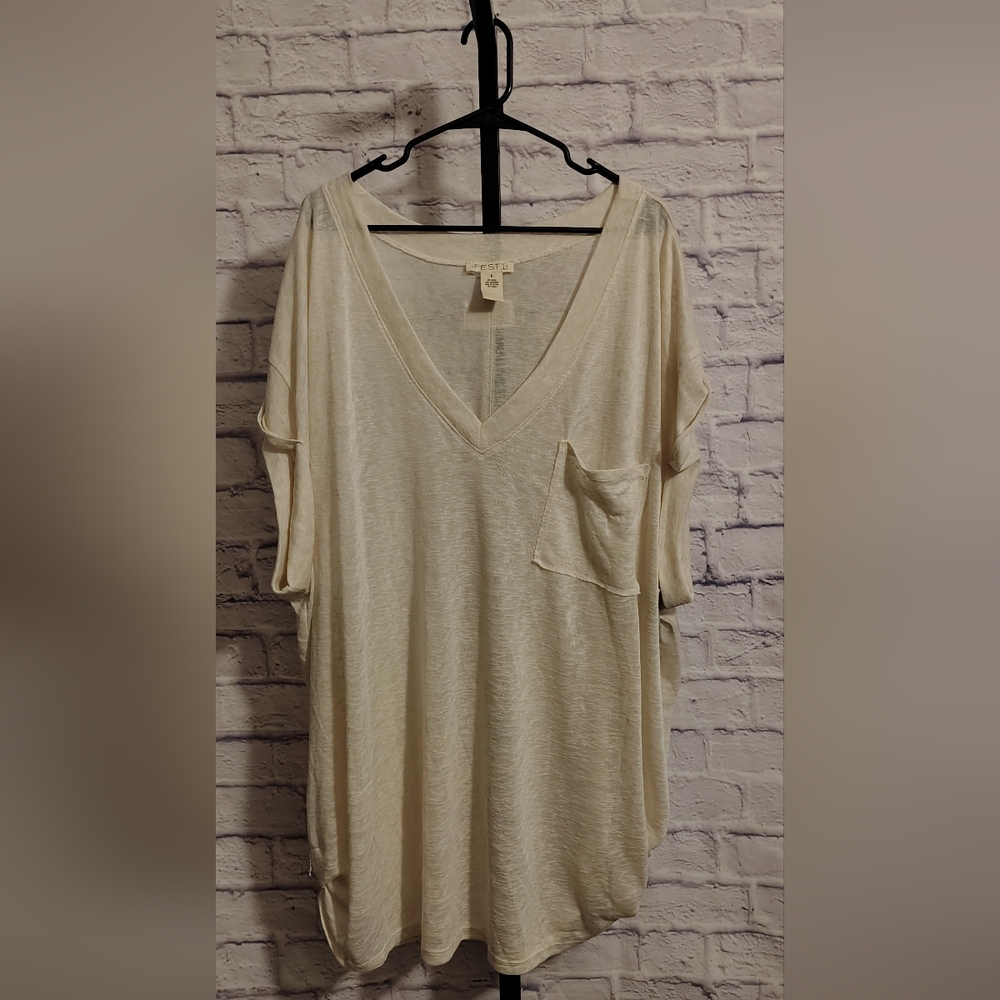 NWT Festi Torrid Size 6X Top Cream Colored